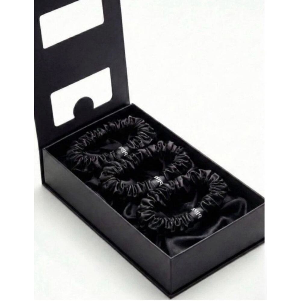 Blissy Scrunchies 100% Mulberry Silk Black 6 Pack NEW IN BOX - Picture 2 of 7